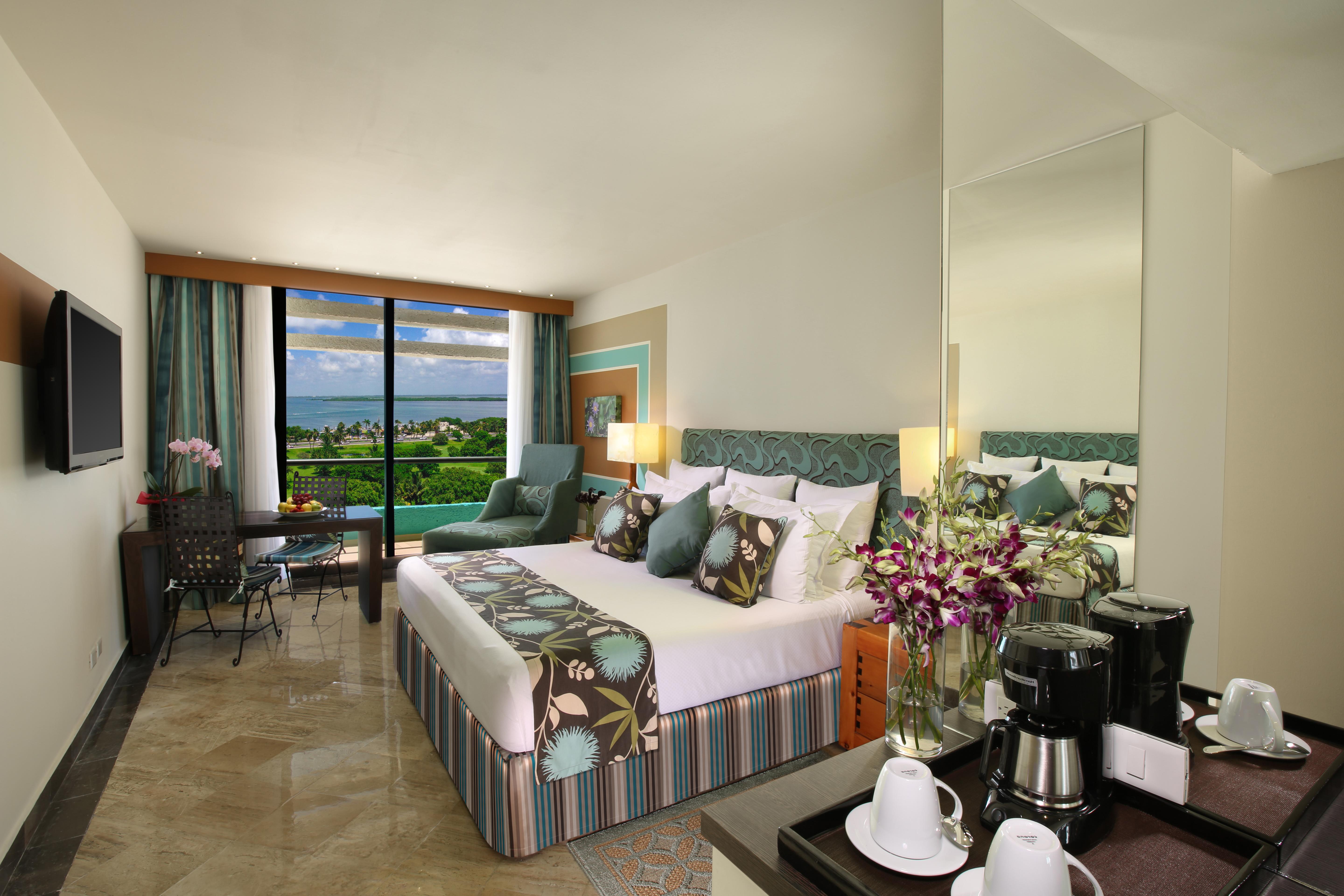 The Pyramid Cancun By Oasis Exterior photo A room at the Hard Rock Hotel