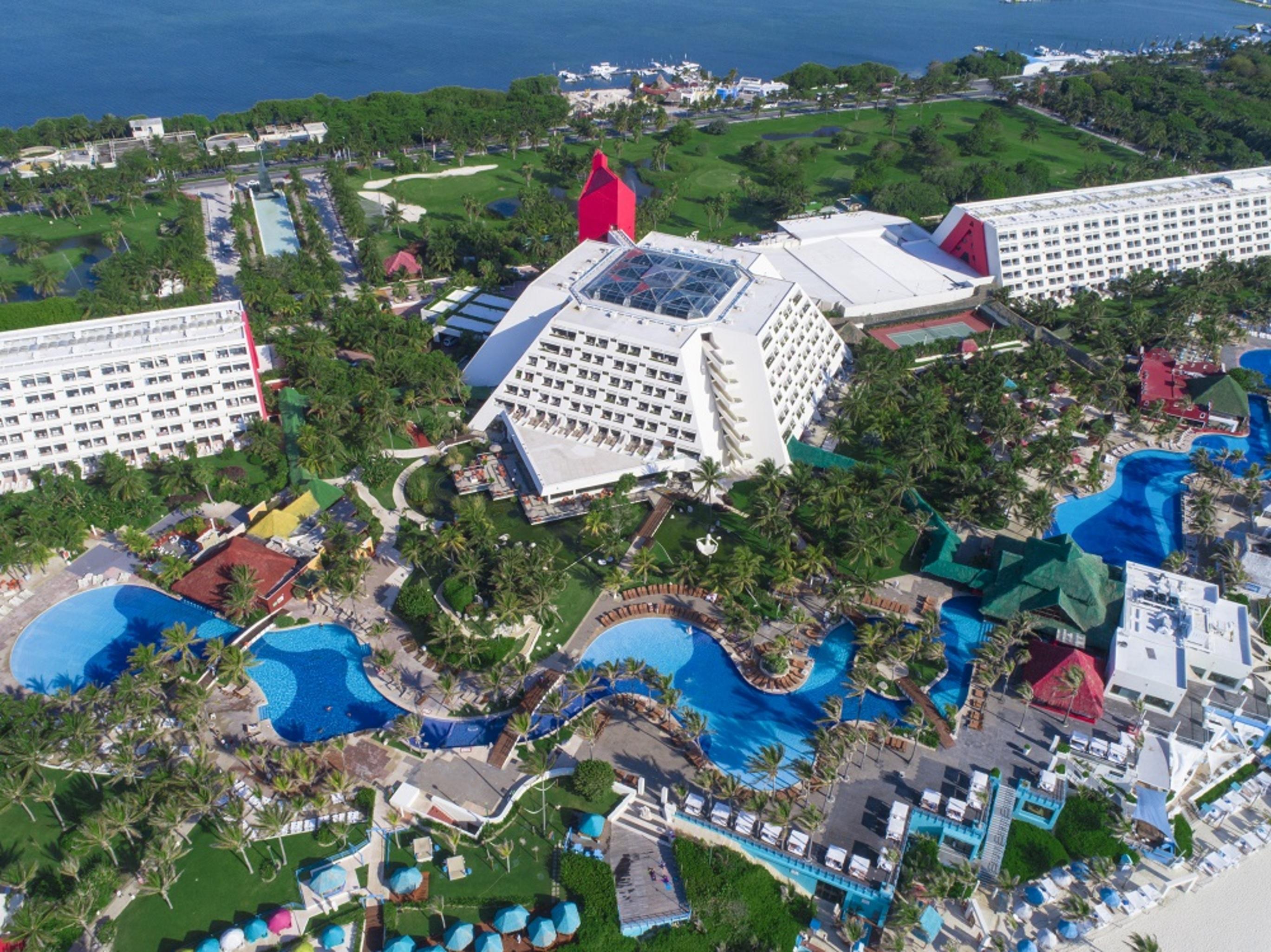 The Pyramid Cancun By Oasis Exterior photo Aerial view of the resort