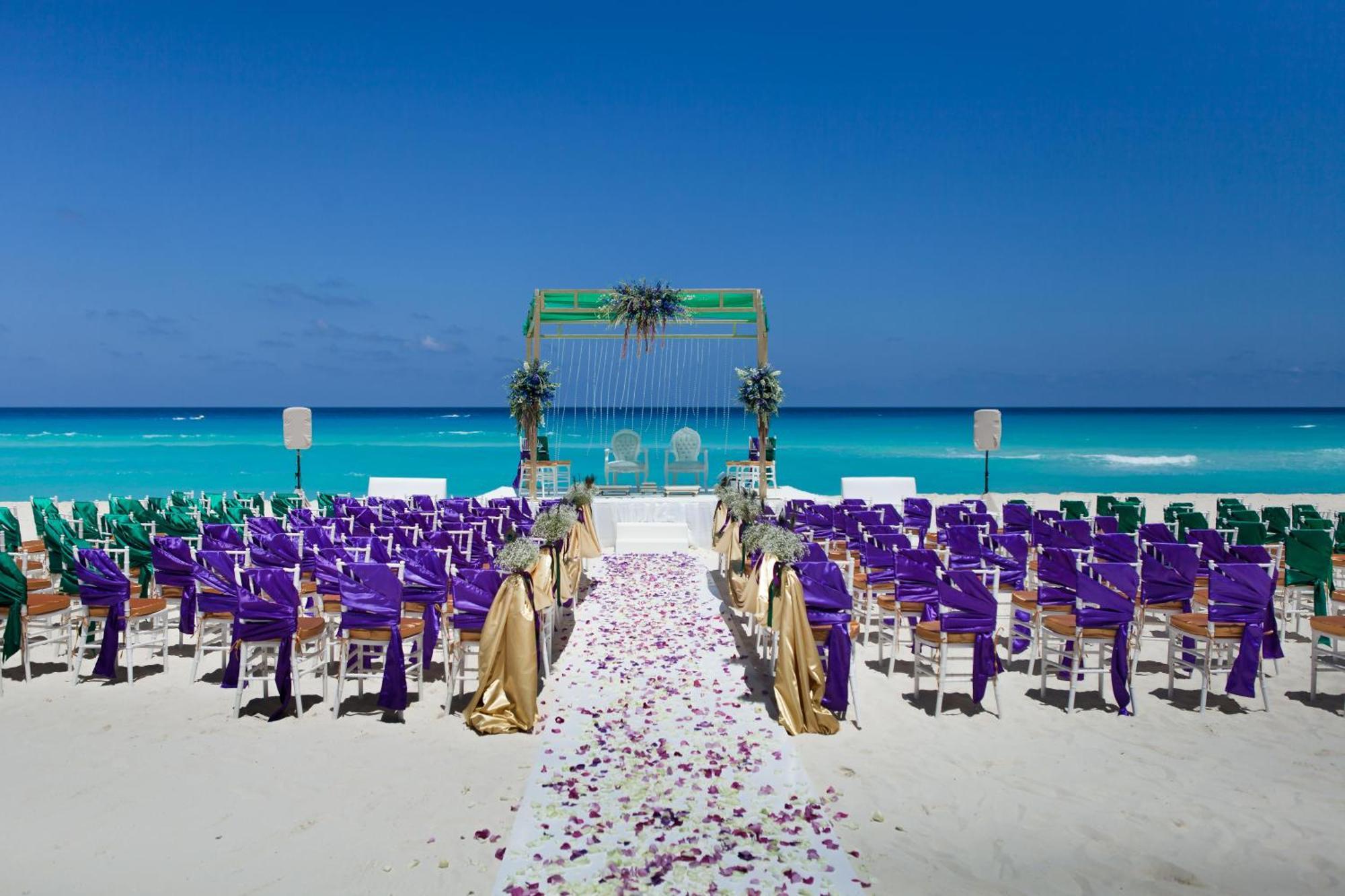 The Pyramid Cancun By Oasis Exterior photo Beach wedding