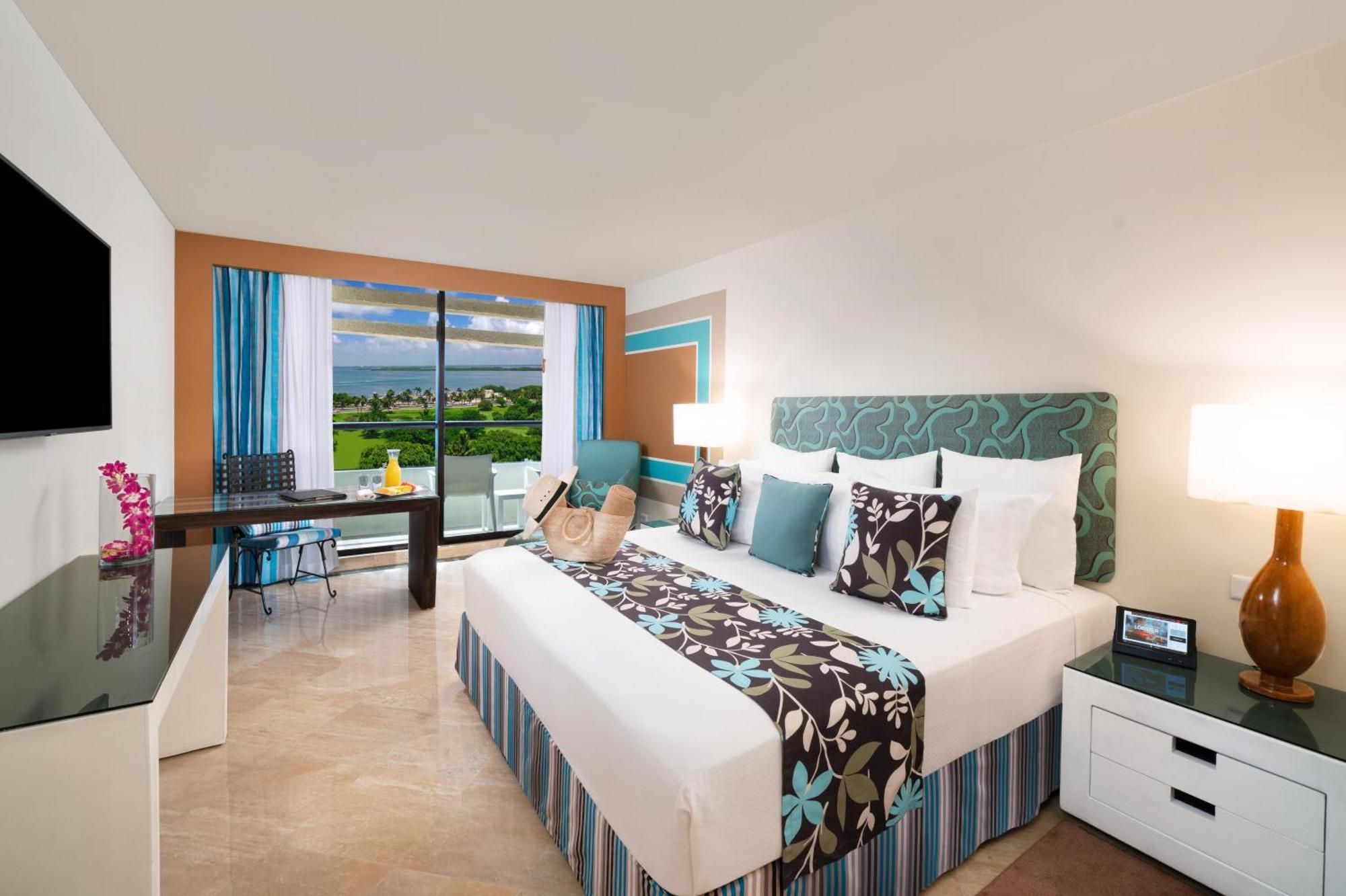 The Pyramid Cancun By Oasis Exterior photo Junior Suite