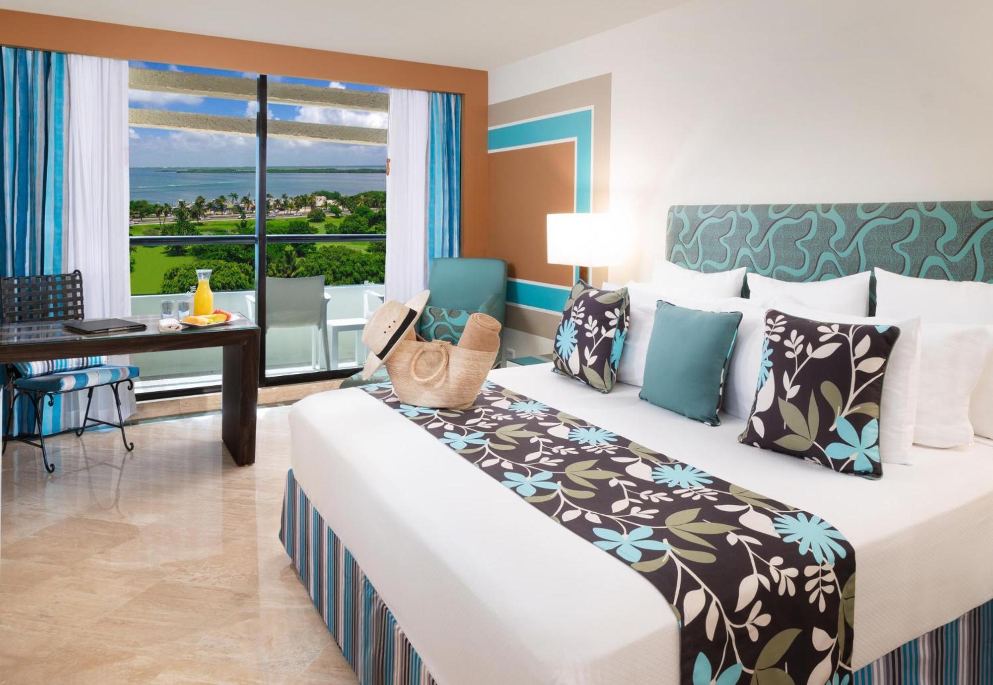 The Pyramid Cancun By Oasis Exterior photo Junior Suite