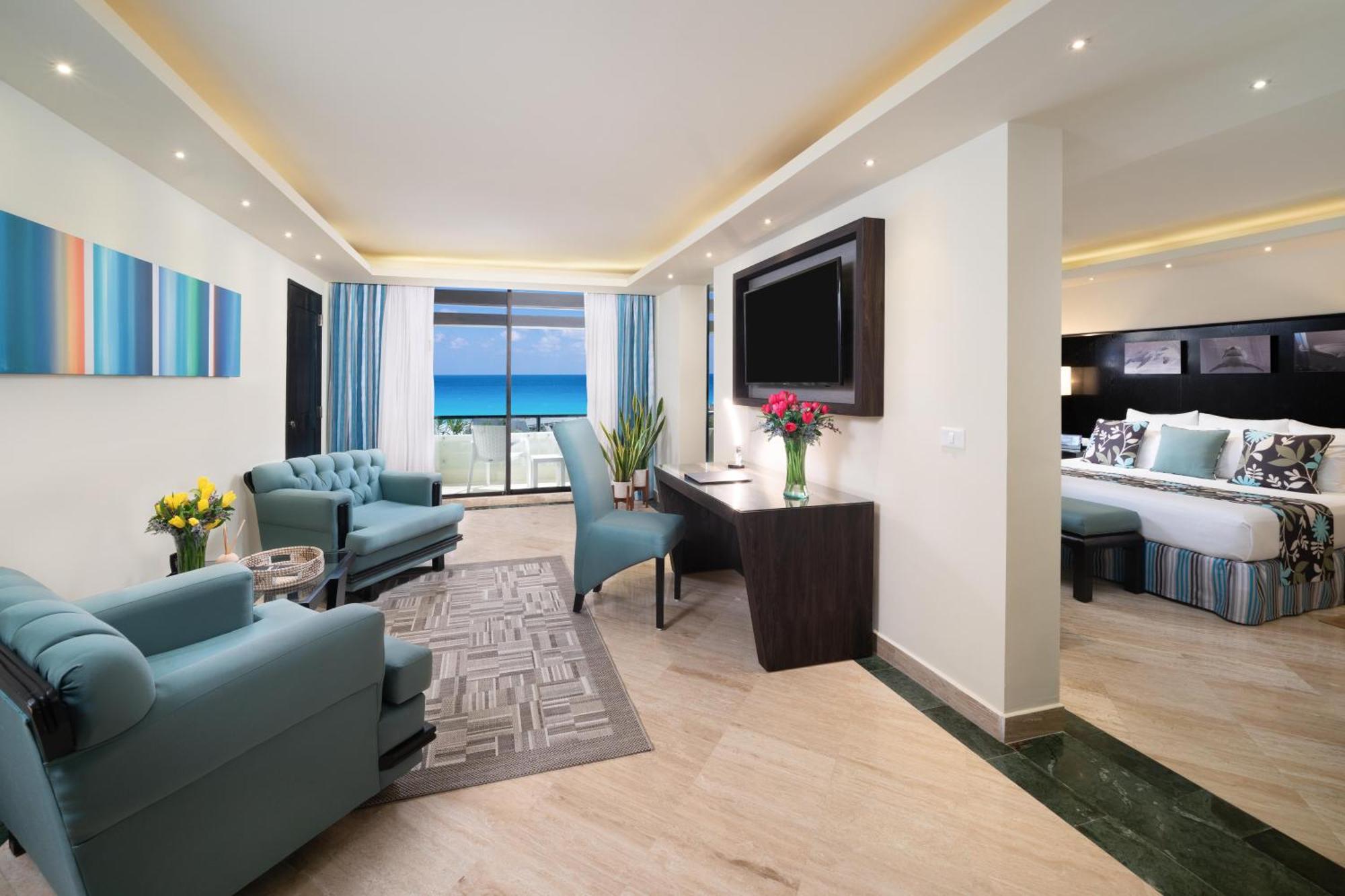 The Pyramid Cancun By Oasis Exterior photo Suite