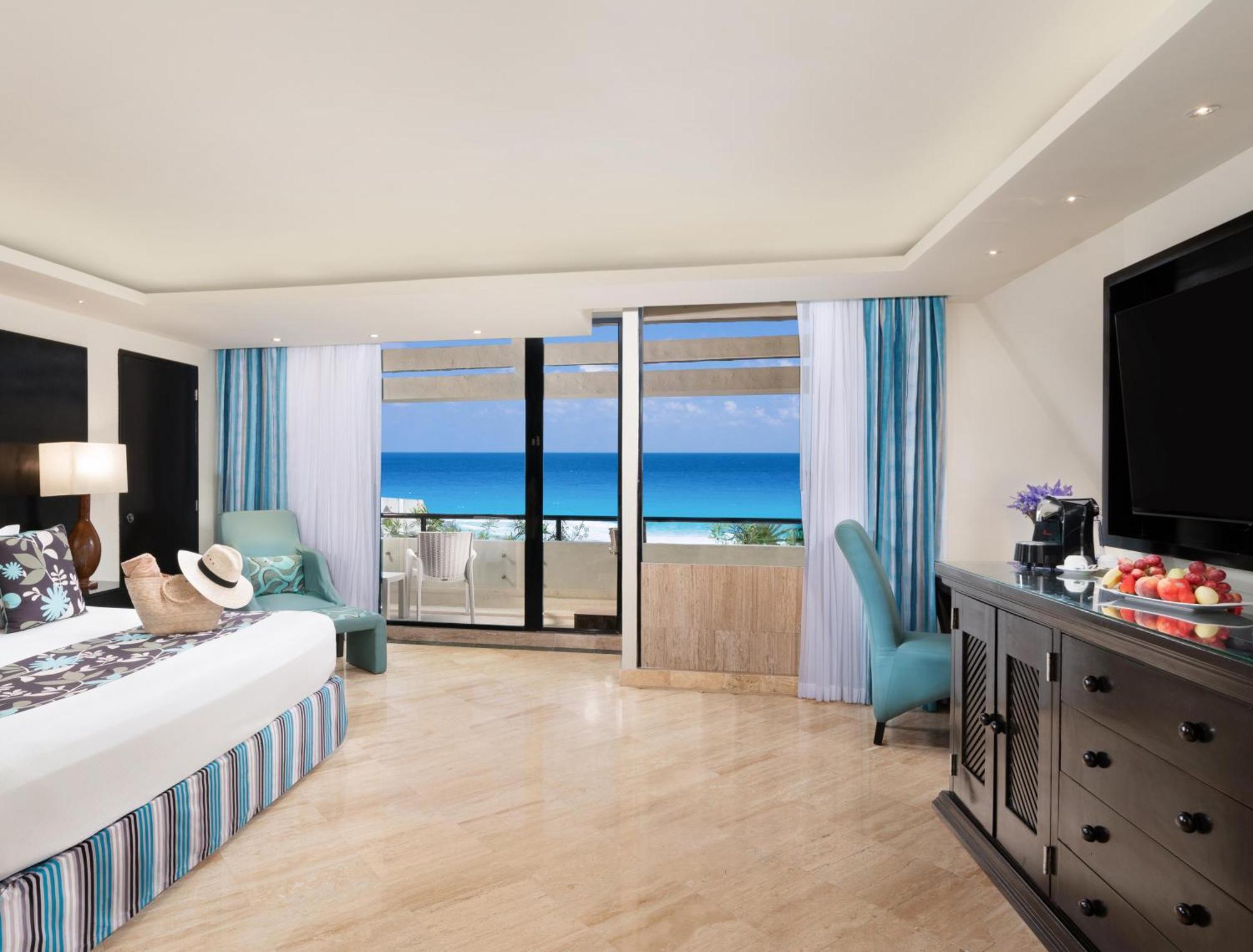 The Pyramid Cancun By Oasis Exterior photo Oceanfront Junior Suite