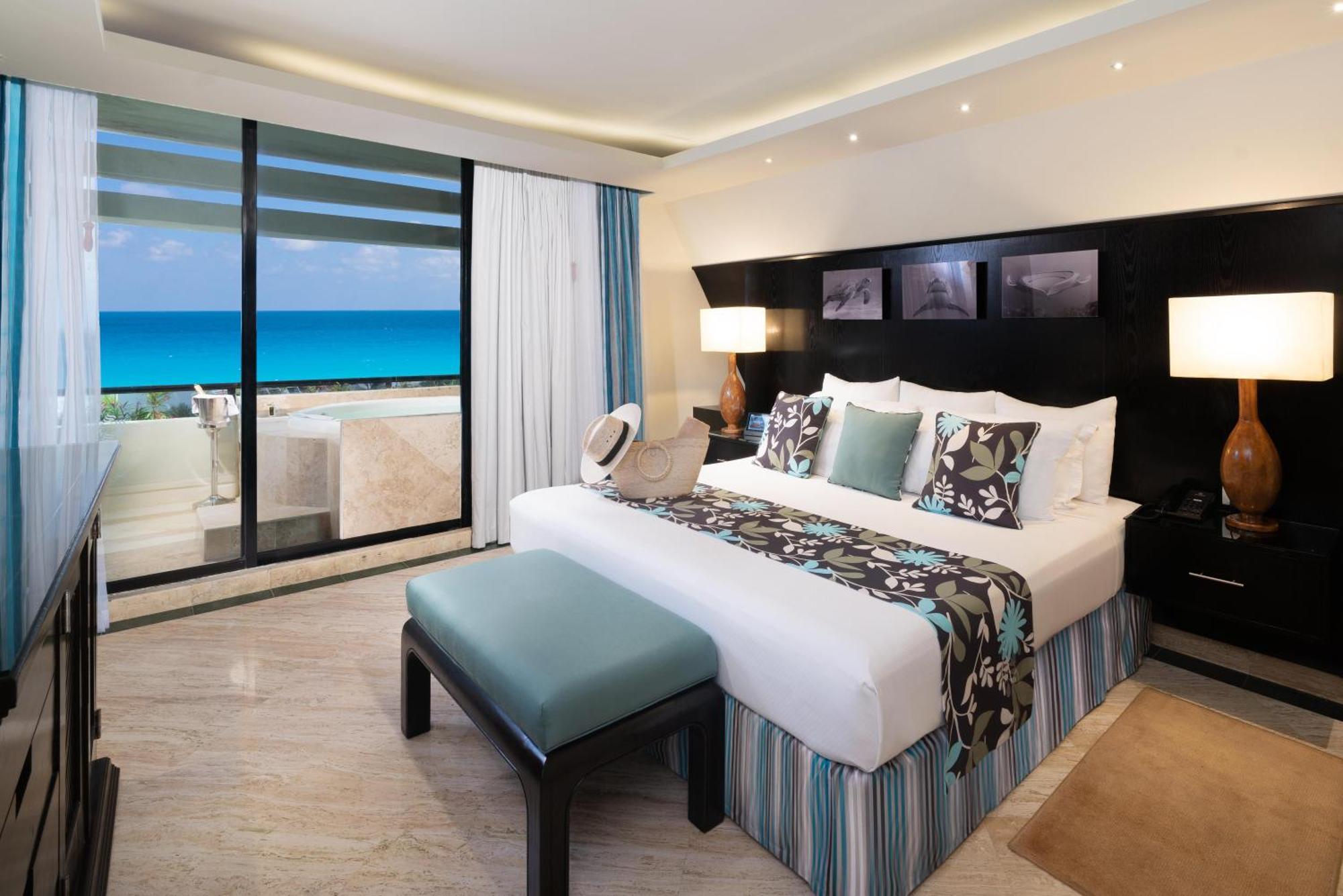 The Pyramid Cancun By Oasis Exterior photo A bedroom at the Hard Rock Hotel