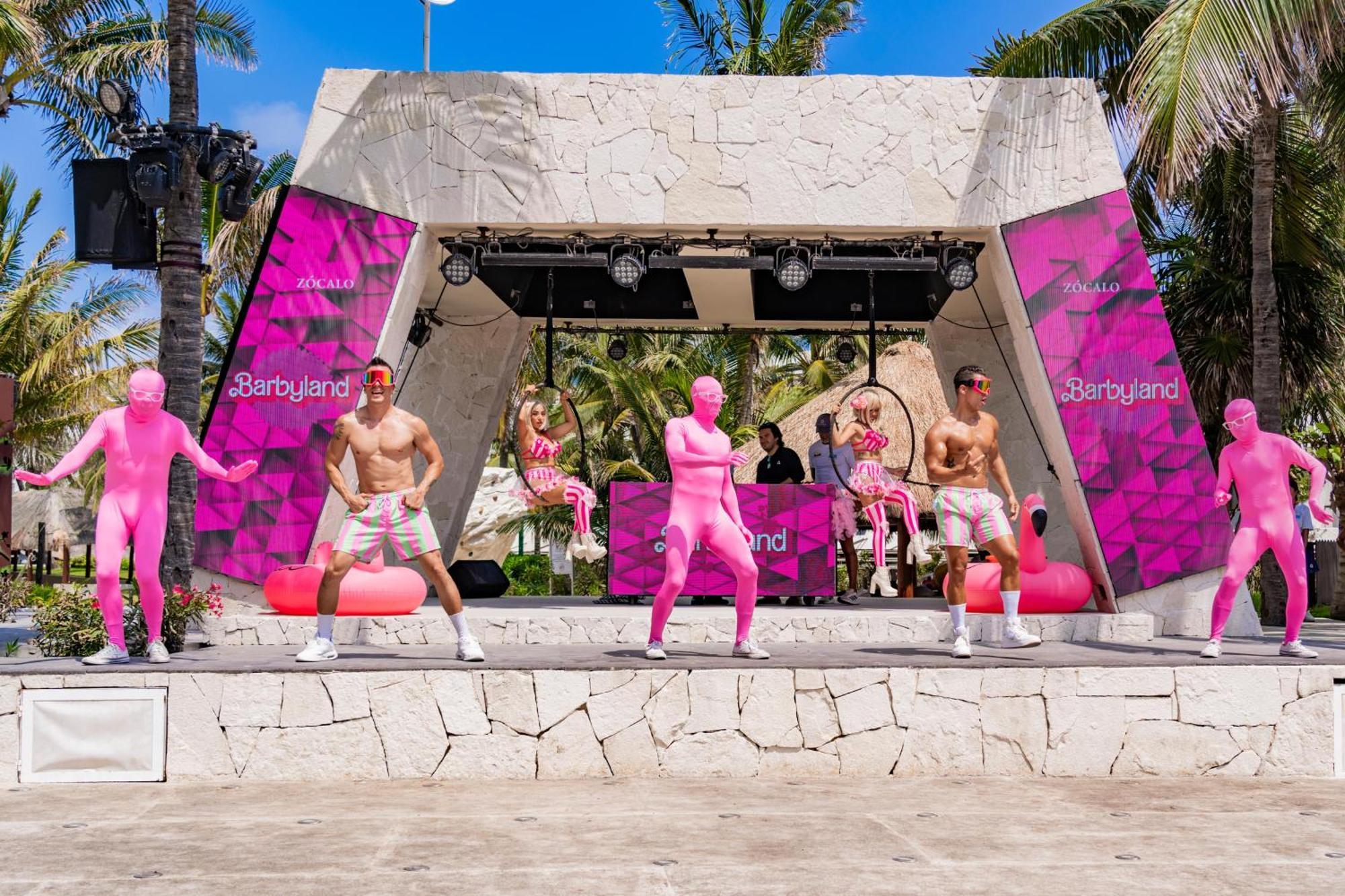 The Pyramid Cancun By Oasis Exterior photo The stage at the Grand Opening of Bodyland