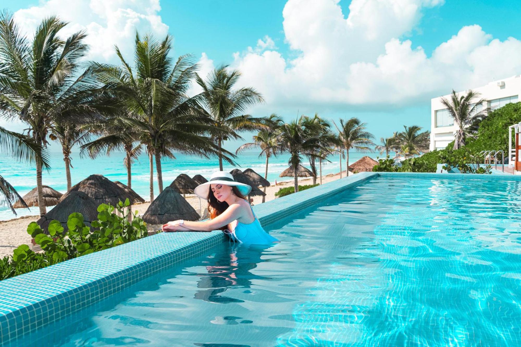 The Pyramid Cancun By Oasis Exterior photo Infinity pool at the Grand at Moon Palace, Cancun, Mexico